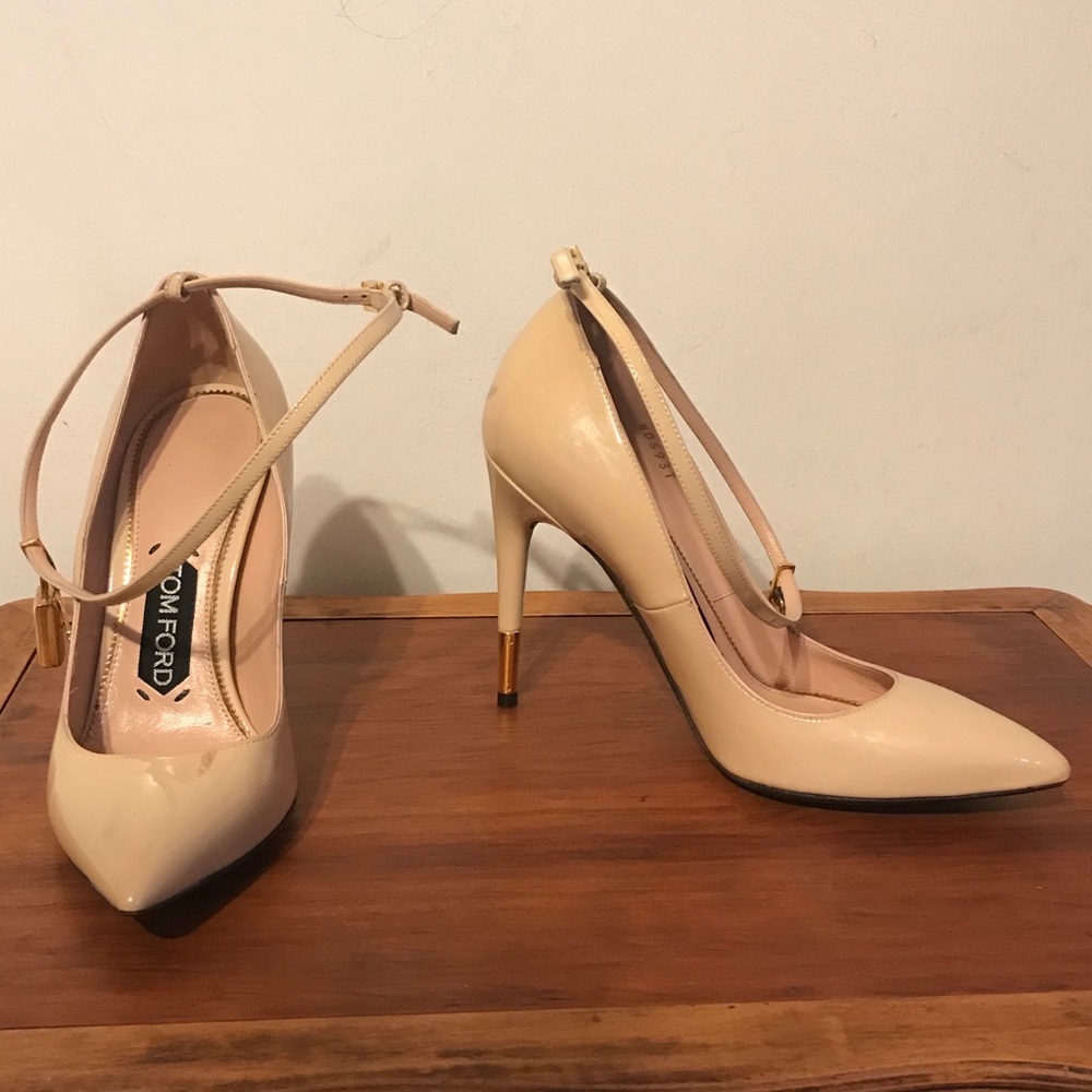 ❤️Tom Ford Padlock ankle wrap pumps